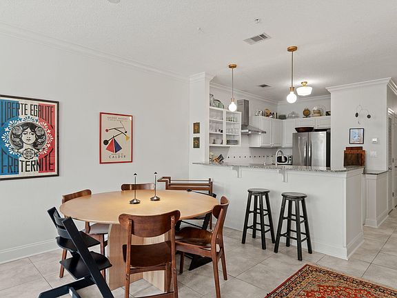 4th image of 159 Brooks St #204