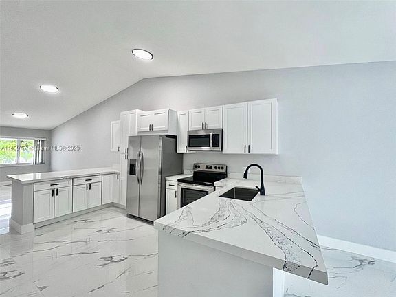 4th image of 8894 NW 116th St