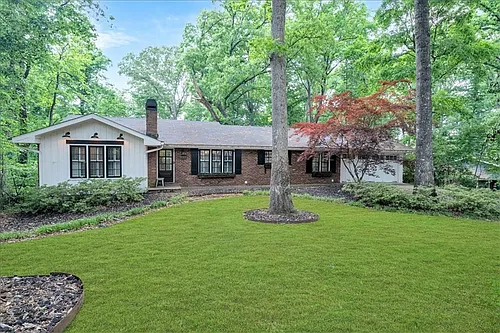 5592 Colton Dr Photo 1