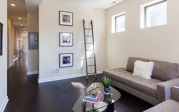 5th image of 4913 N Kenmore Ave #1S