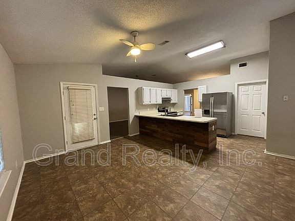 4th image of 7301 Dowdy Dr
