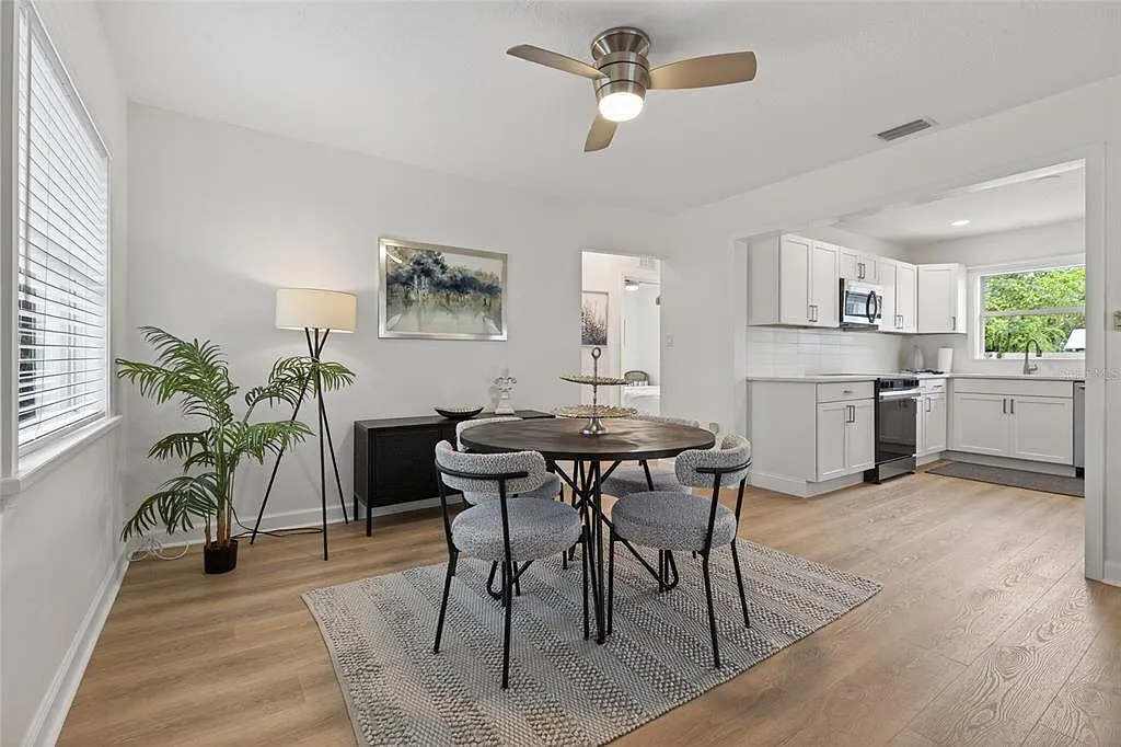 2 bed, 1.0 bath, 1044 sqft, $2,500 — Photo 2