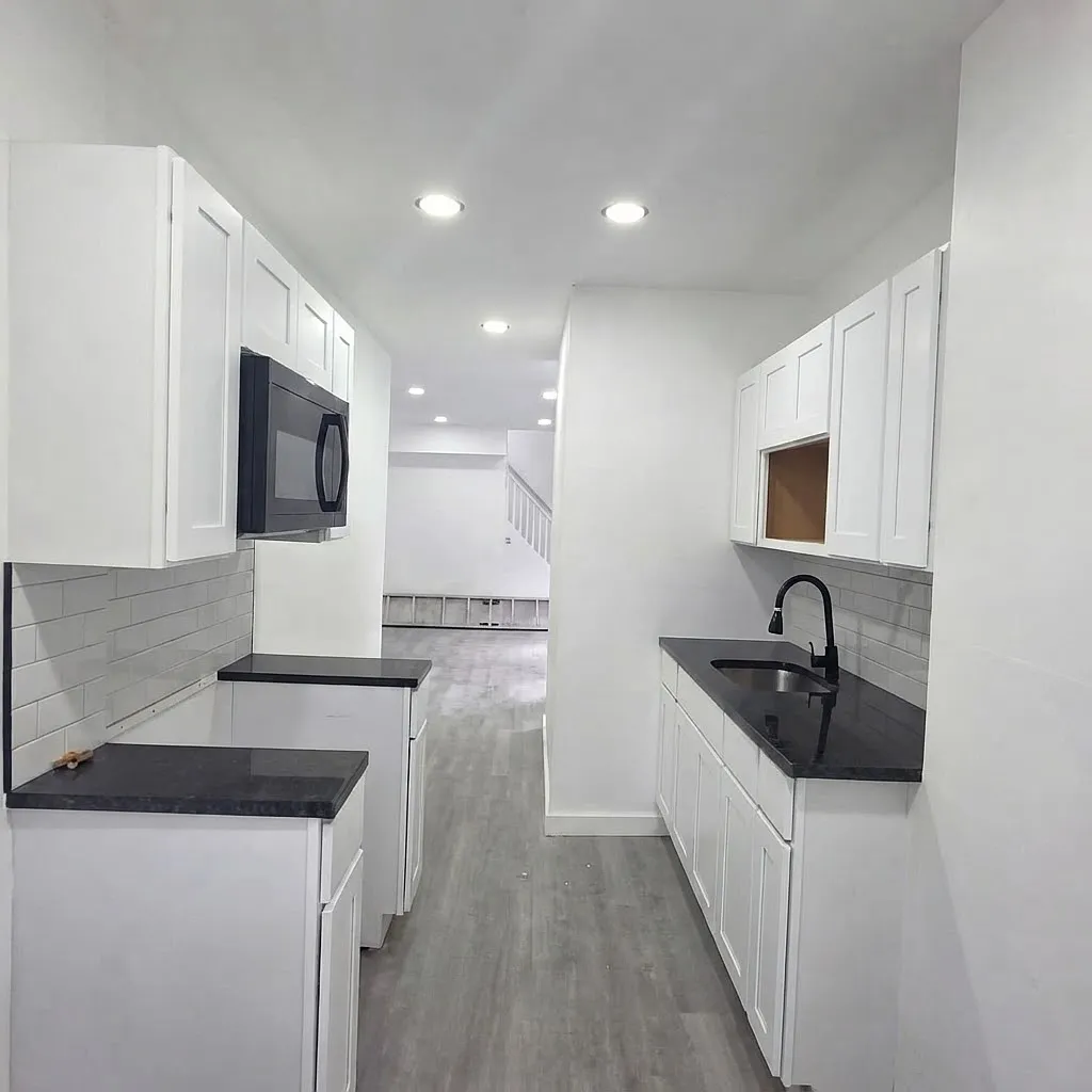 3 bed, 1200 sqft, $2,200 — Photo 3