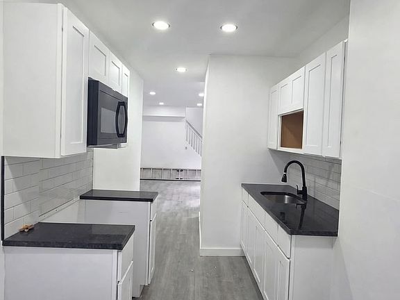3rd image of 156 West St Floor 2