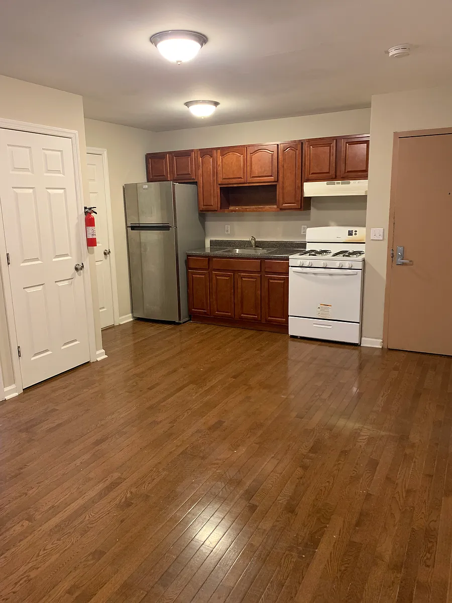 kitchen - 59 Park Ave #3