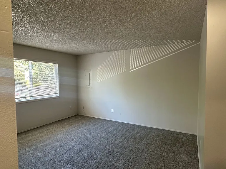1704-1714 SW 58th Ave — Photo 18