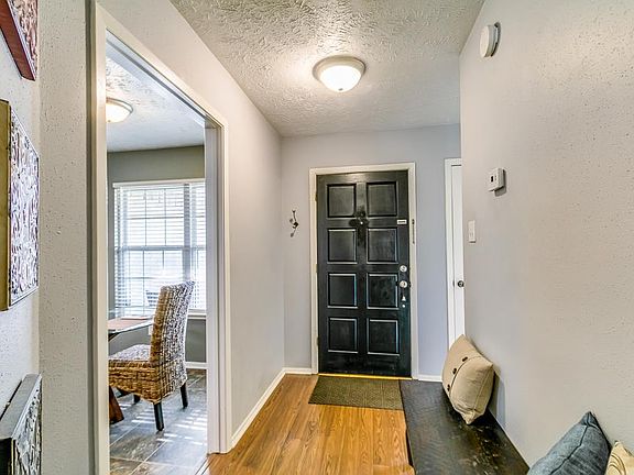 3rd image of 3527 Windmoor Dr