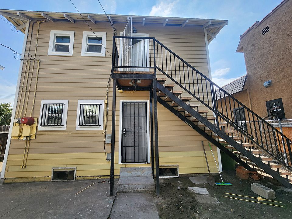 1st image of 211 1/2 E Gage Ave #211-1/2