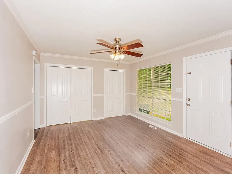 5839 Brenda Dr — Photo 5