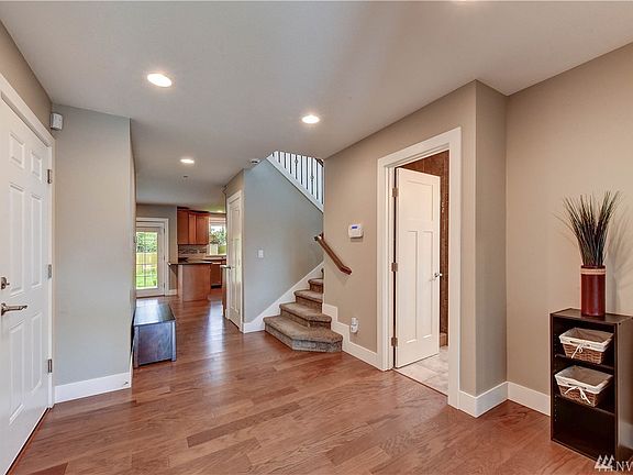 3rd image of 6027 Glenwood Ave #B