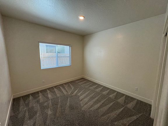 4th image of 113 E Tyler Ave