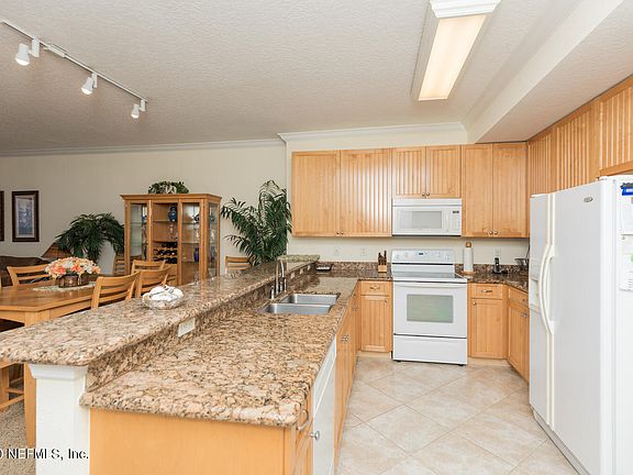 3rd image of 80 Surfview Dr APT 423