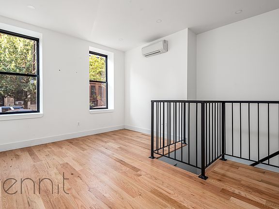 2nd image of 808 Putnam Ave #1R