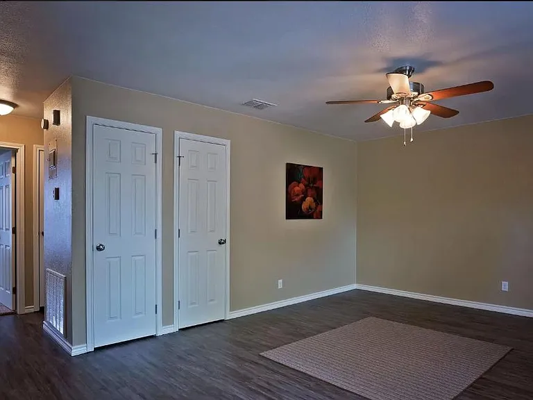 508 E Convent St #A — Photo 14