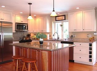 2 Park Cir, Hingham, MA 02043