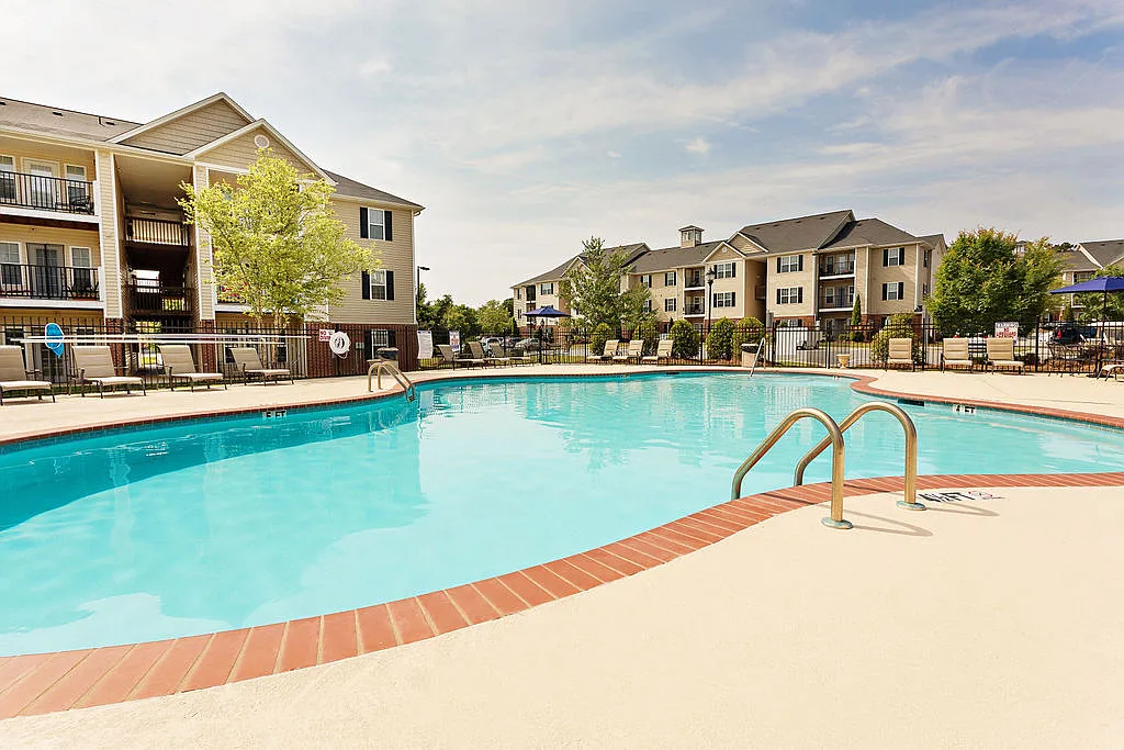 The Pointe at Robinhood Village — Photo 1