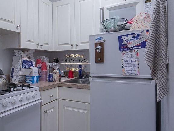5th image of 131 E 17th St APT 5