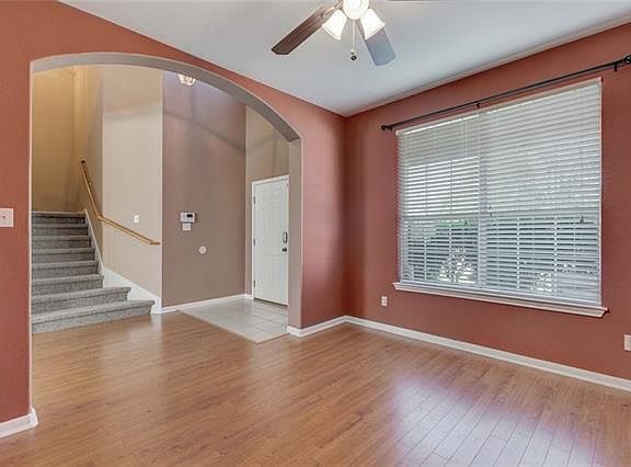 3rd image of 180 Goldenrod St