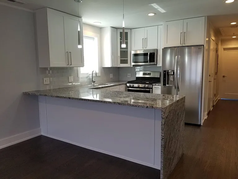 6726 N Artesian Ave #2 — Photo 10