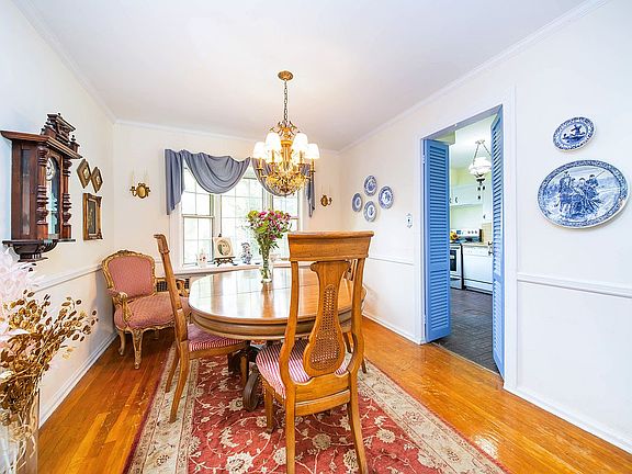 5th image of 26 271st St