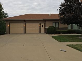 705 Stone Church Ln, Geneseo, IL 61254