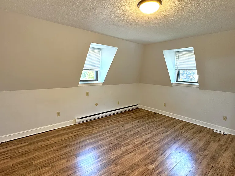 36 Pond St #6 — Photo 3