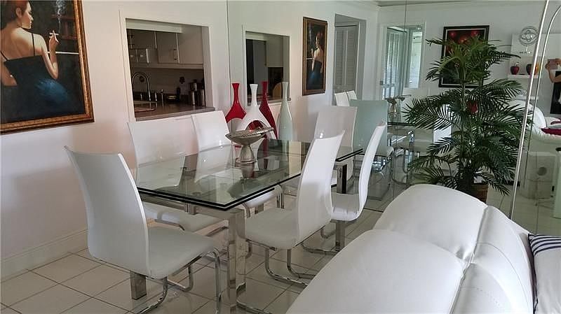 1st image of 605 Oaks Dr APT 101