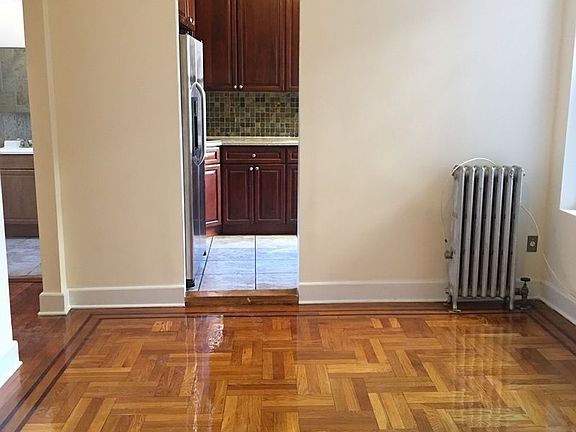 3rd image of 28-35 34th St