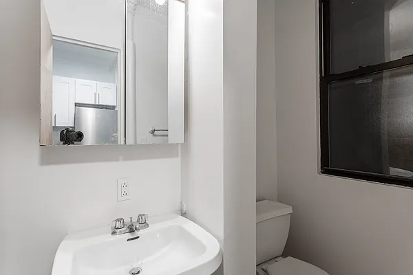 Rented by Bond New York | media 7