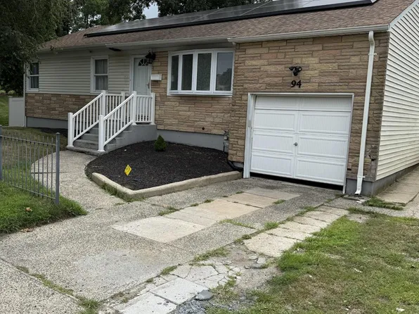 94 Indian Head Road, Kings Park, NY 11754