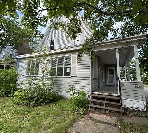 3rd image of 135 Archibald St