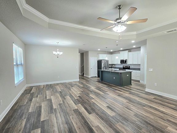 4th image of 3927 Shady Grove Dr