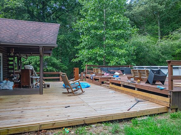 11th image of 162 Tracy Rd