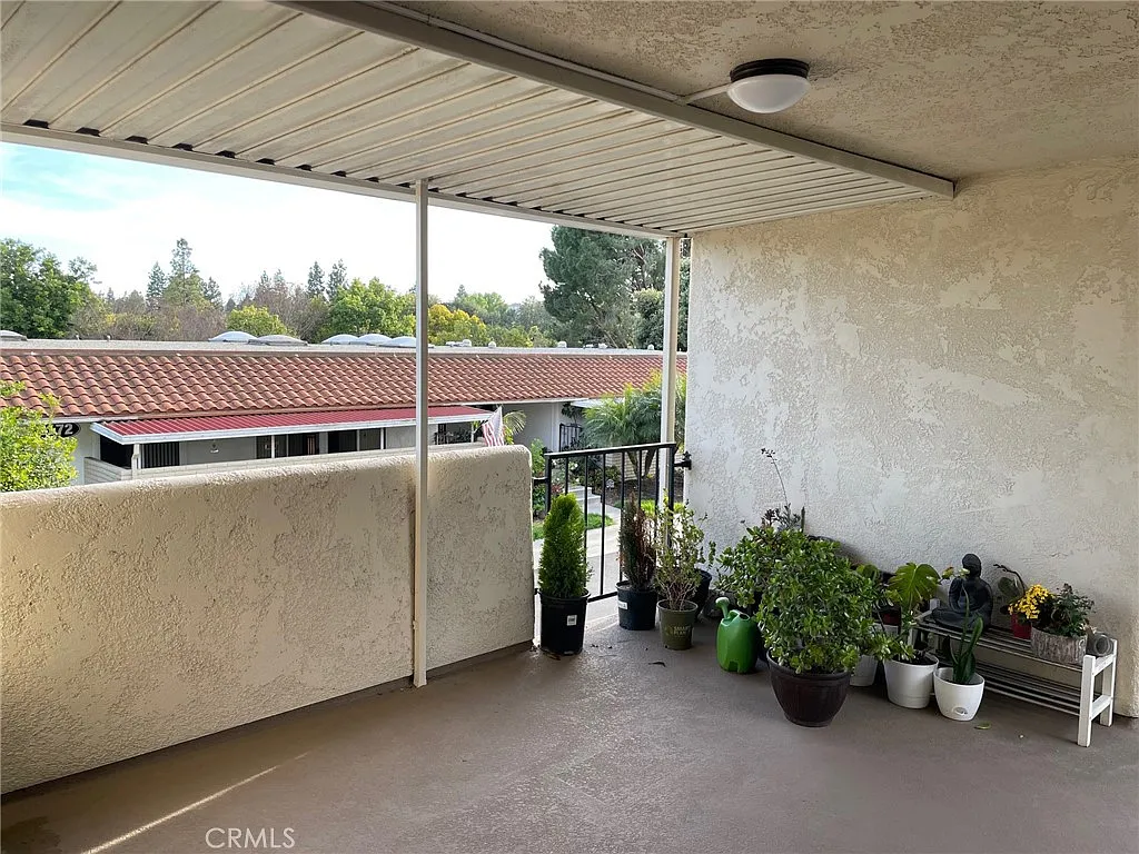 2 bed, 866 sqft, $2,700 — Photo 2