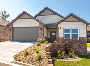 411 Stillwood Dr, Branson, MO 65616