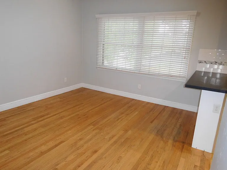 801 Washington St — Photo 9