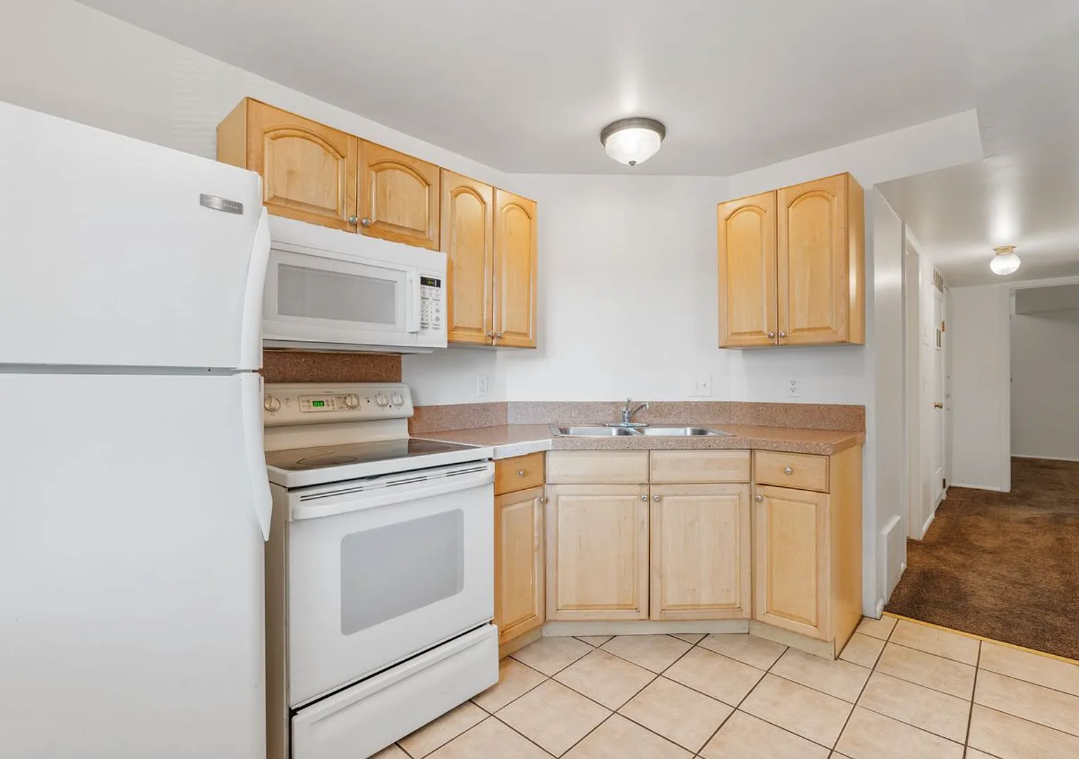 Roberta Street Apartments — Photo 4
