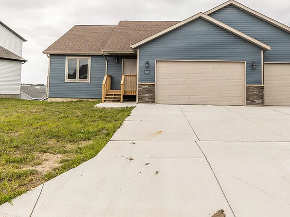 2962 Armstrong St, Bismarck, ND 58504