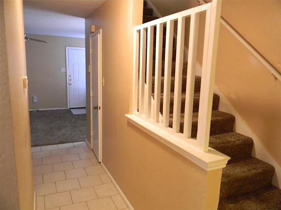 3rd image of 2042 Minnie Dr