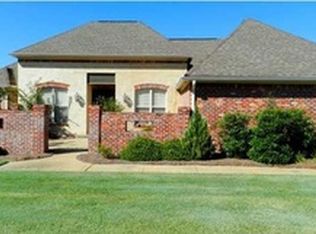 408 Glen Oaks Dr, Brandon, MS 39047