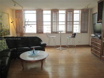 251 174th St APT 710, Sunny Isles Beach, FL, 33160