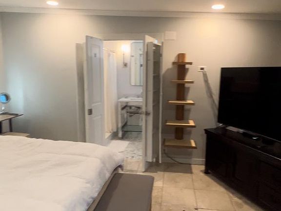 2nd image of 6704 S Himes Ave #5