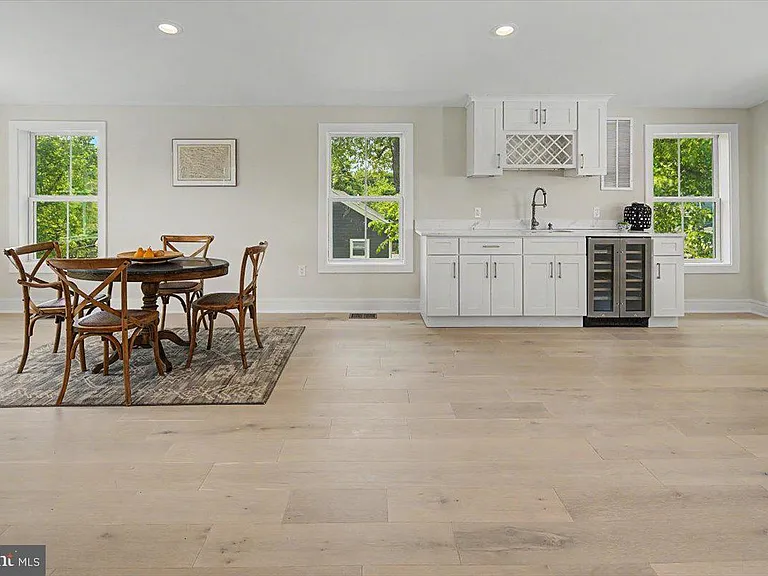 2902 Vista St NE — Photo 63