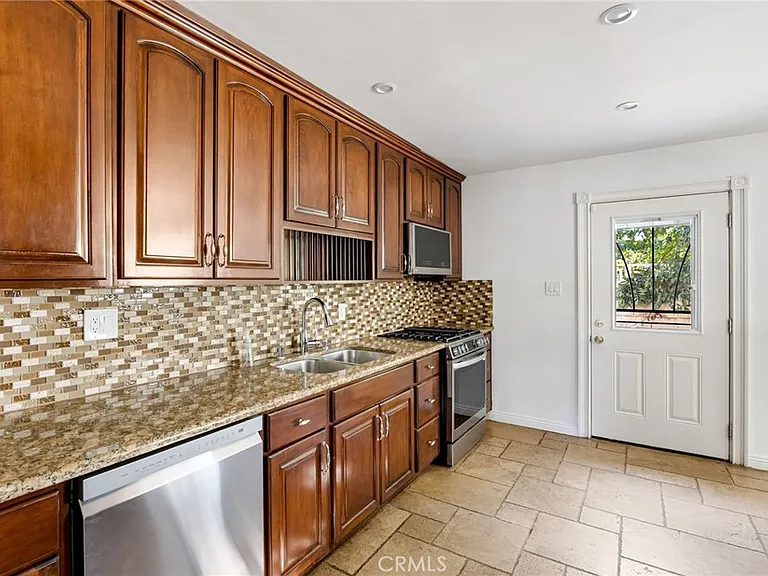 7044 White Oak Ave — Photo 14
