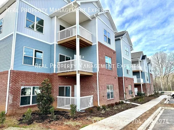 7023 Star Oaks Ln Unit 305, Charlotte, NC 28262
