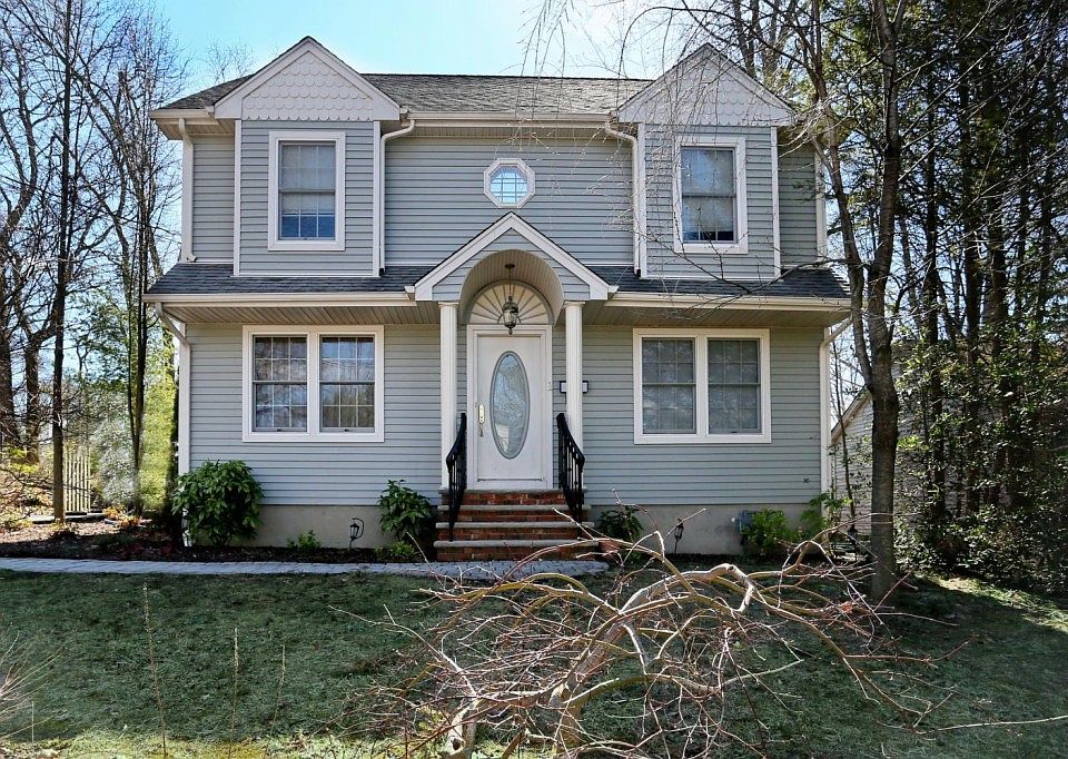 1st image of 11 Zimmer Ave