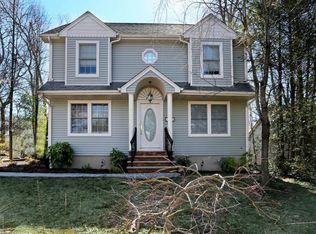 11 Zimmer Ave, Midland Park, NJ 07432