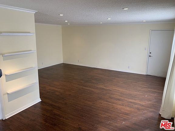 2nd image of 328 S Elm Dr APT 4
