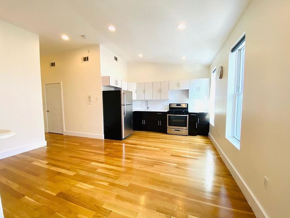 1st image of 576 Marcy Ave #2AA