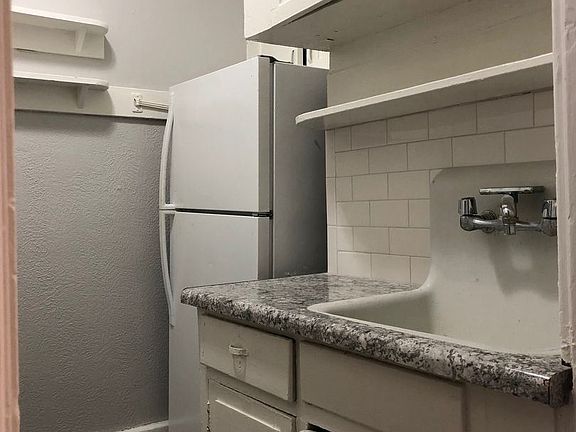 4th image of 411 N 49th St APT 1